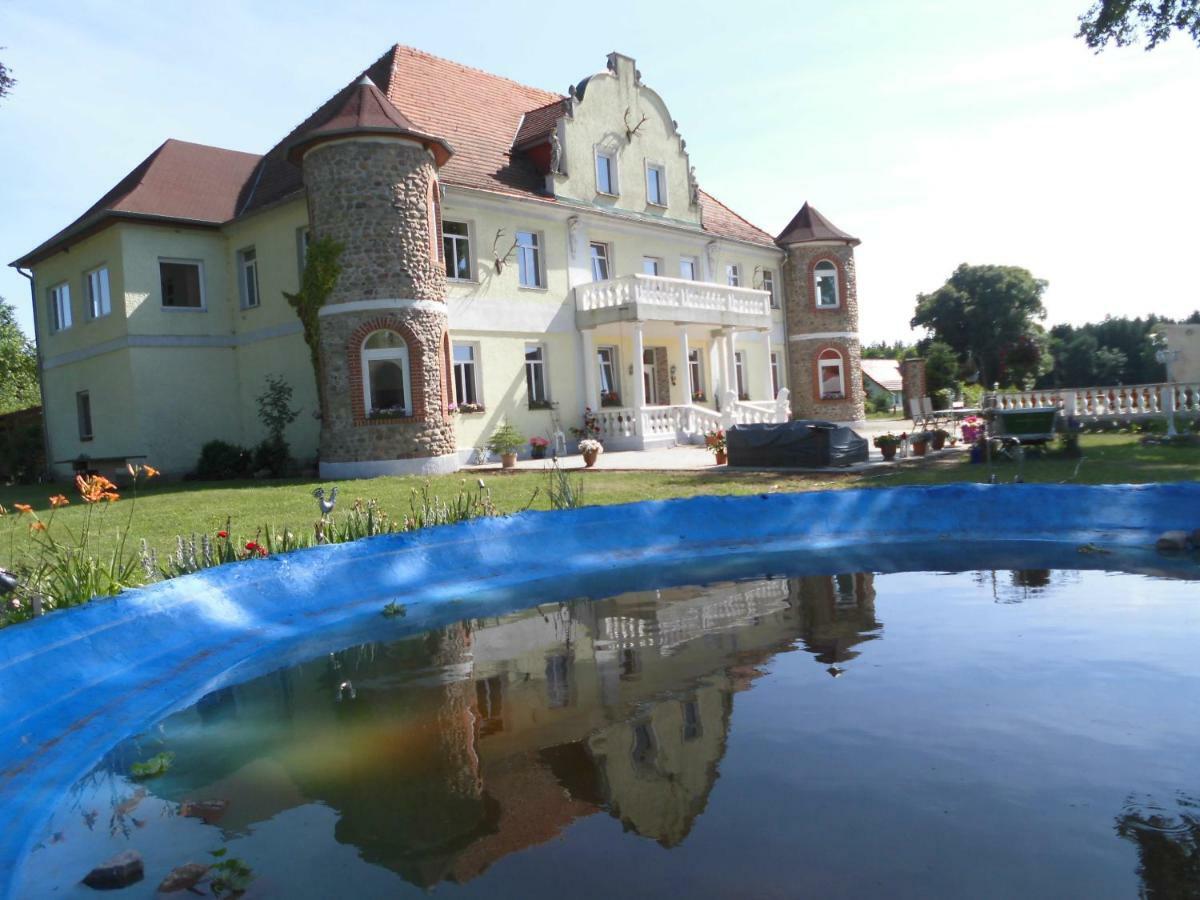 Gutshaus Darsikow Ξενοδοχείο Εξωτερικό φωτογραφία